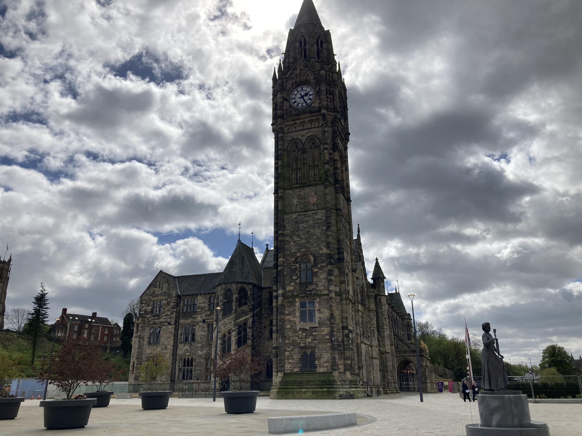 Rochdale Town Hall (Picture: LDRS)